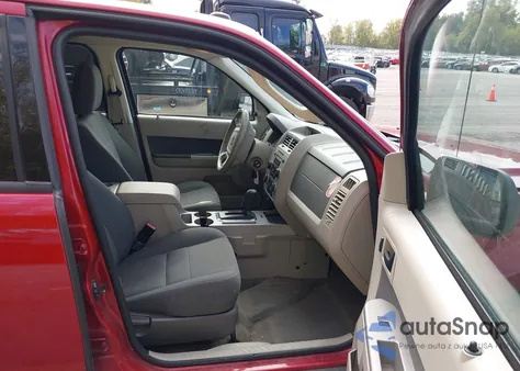 2010 Ford Escape Xlt z USA, uszkodzony, nr VIN 1FMCU9DG2AKA71649